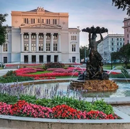 Fancy 2 Bed In Centre