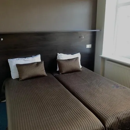 Fancy 2 Bed In Centre Apartment *