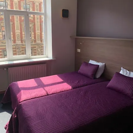 Fancy 2 Bed In Centre Lägenhet *